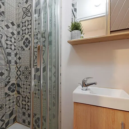 Apartament Perfectly Situated Next To Canal St Martin Paryż